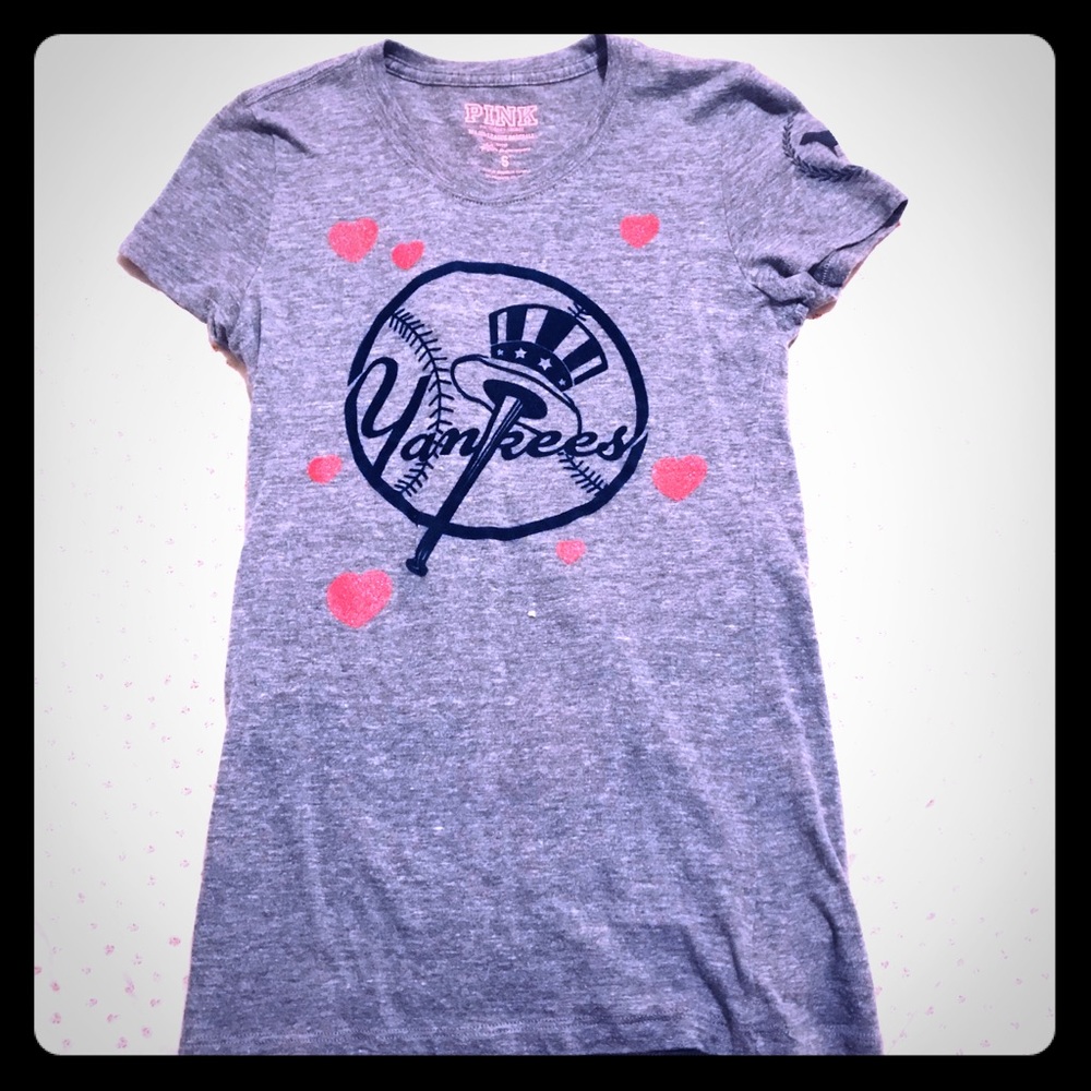 ❌SOLD ❌Yankees Tee with Hearts by VS PINK